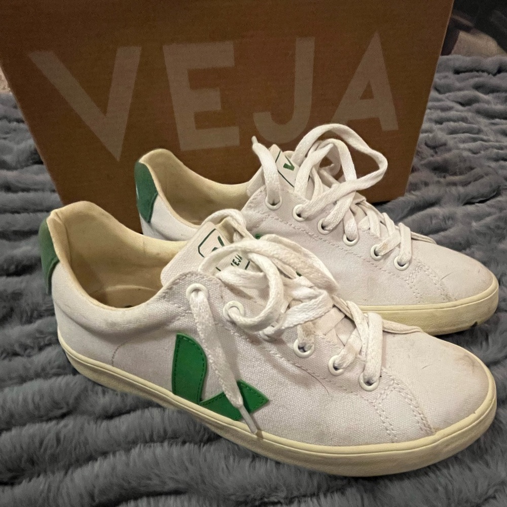 Veja Women's Classic White and Green Sneakers